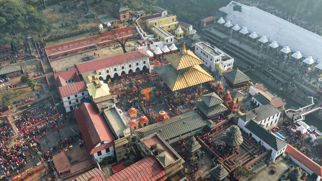 पशुपतिमा आएका नागा बाबासहित साधुसन्तलाई बिदाइ गरिँदै