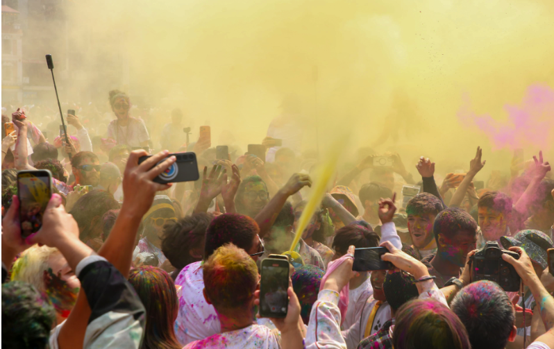 तराईका जिल्लामा आज होली मनाइँदै