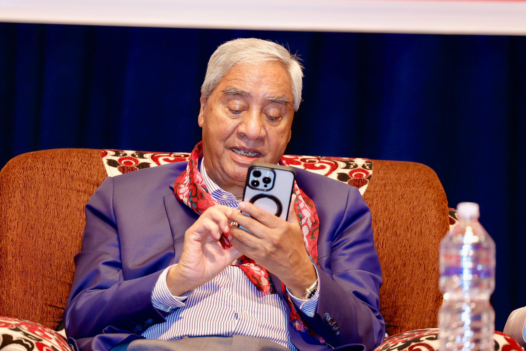 कांग्रेसले छोड्यो पुस्तान्तरणको बाटो, आगामी चुनाबको टिकट देउवाले नै बाँड्ने