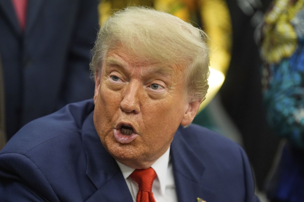 इरान तनावबीच ट्रम्प प्रशासनद्वारा सेना प्रमुख र महान्यायाधिवक्ता बर्खास्त