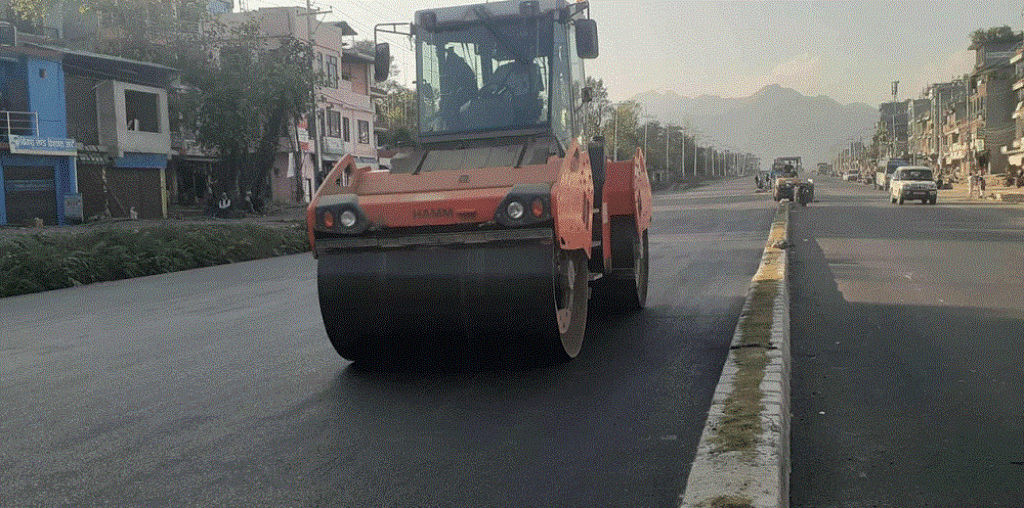 पोखरा–मुग्लिन सडक : पश्चिम खण्डको १८ किलोमिटर कालोपत्र