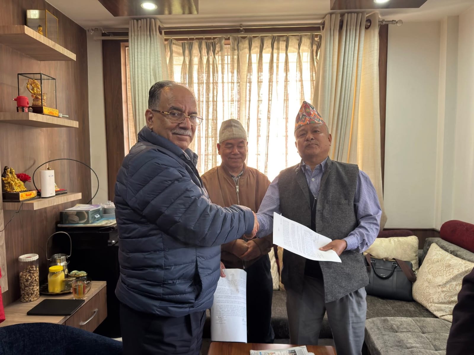 प्रचण्ड र गोपाल किरातीबीच एकता घोषणा