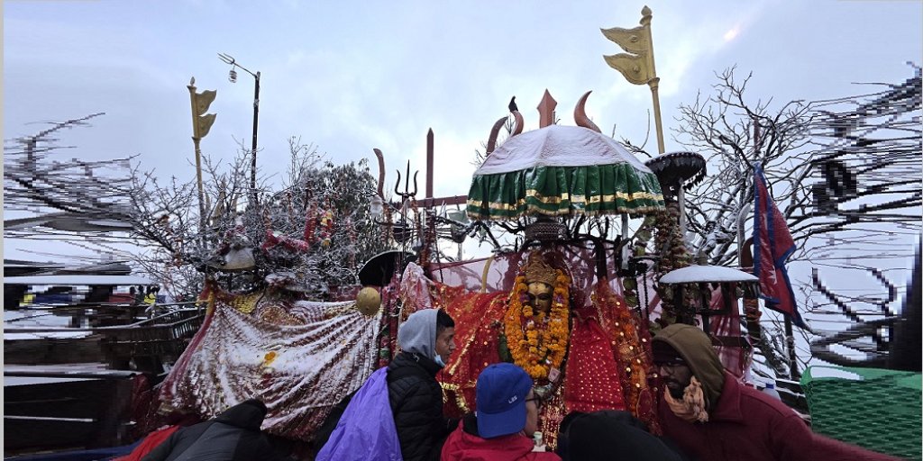 ताप्लेजुङको पाथीभरा मन्दिर क्षेत्रमा वर्षको पहिलो हिमपात