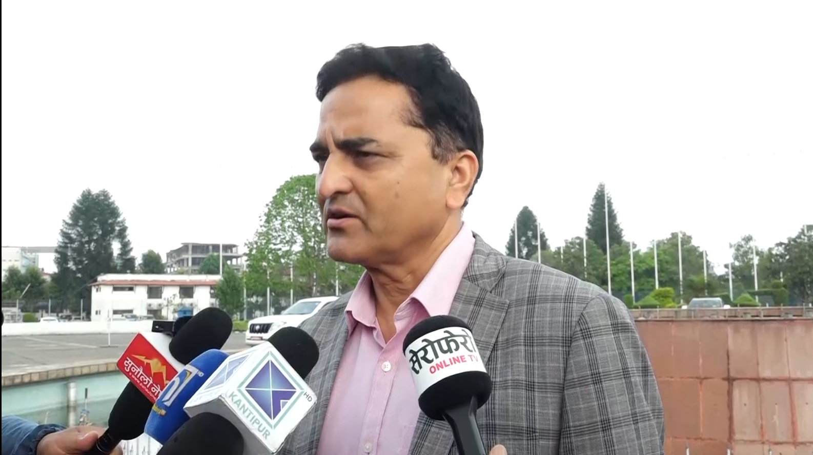एमाले सचिवालय बैठकले सच्यायो योगेश भट्टराईको वरीयता