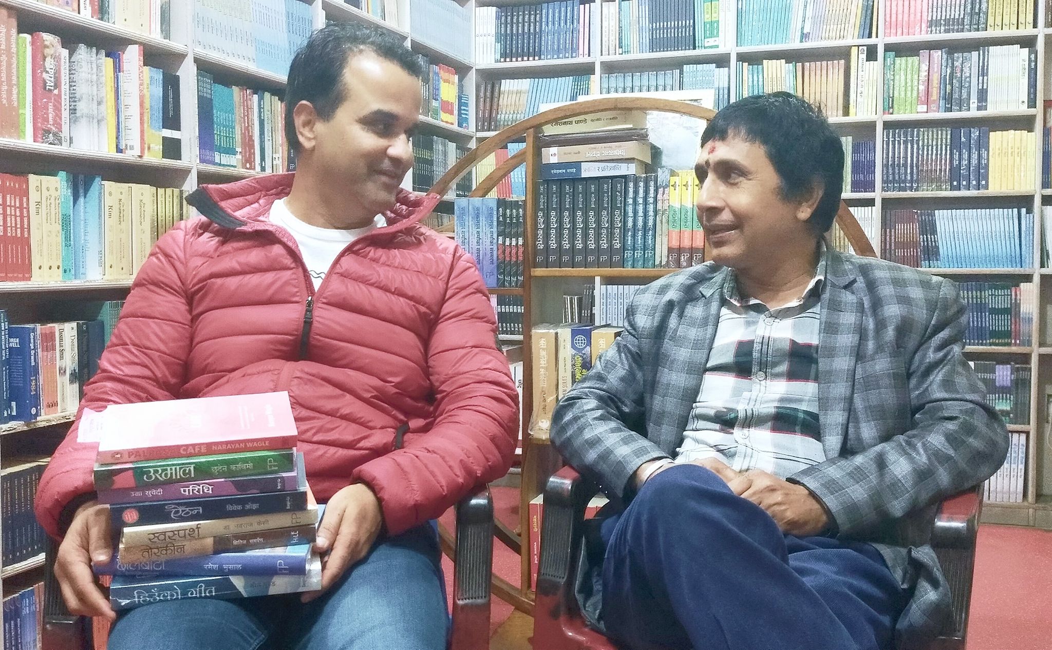 उपन्यासकार डा. धर्मराज सापकोटा ‘राजु’ को ‘बाहेक’ लोकार्पण