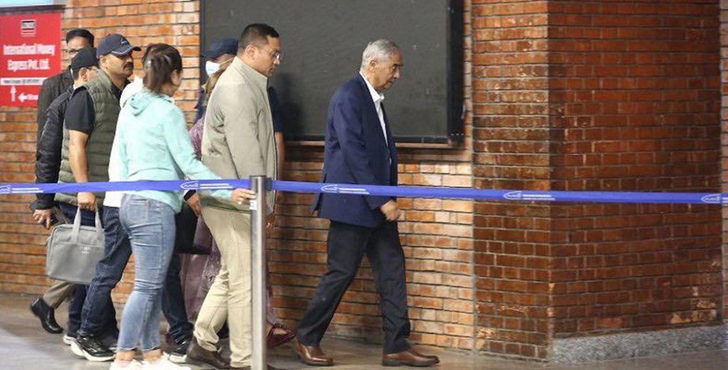 चुनावको मुखैमा सिंगापुर उडे देउवा