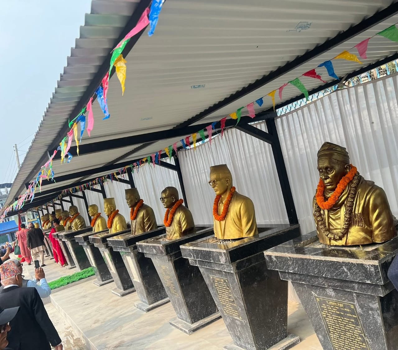 कुलपति भूपाल राईद्वारा धरान स्रष्टा पार्कको  समूद्घाटन र १३ जना सष्टाको प्रतिमा अनावरण