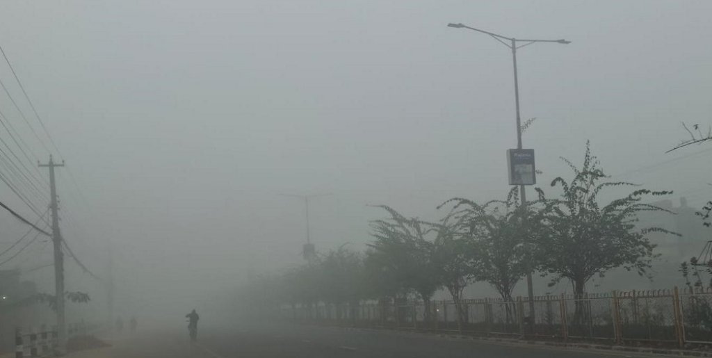 तराईमा हुस्सु–कुहिरो जारी, उपत्यकामा तुवालो र प्रदूषण