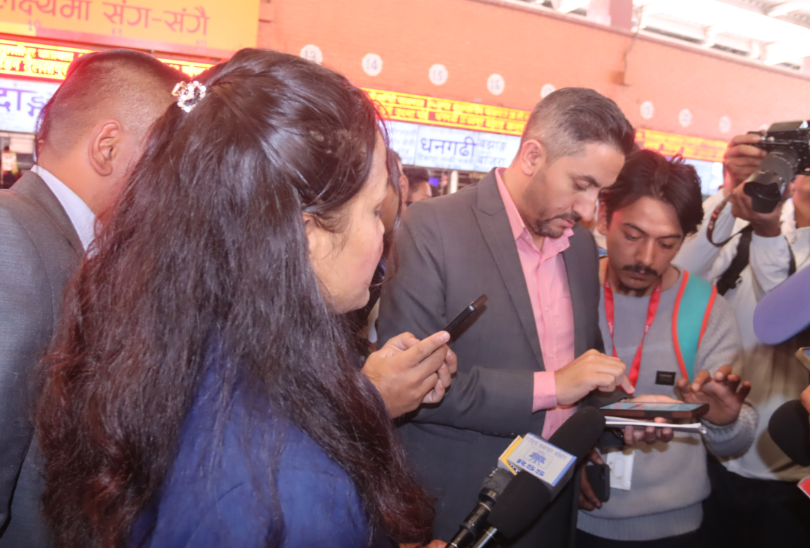 सञ्चारमन्त्रीद्वारा गोंगबु बसपार्कमा निःशुल्क इन्टरनेट सेवा शुभारम्भ