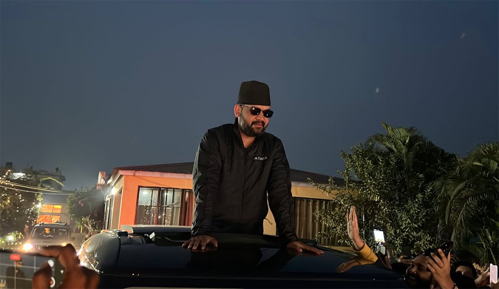 प्रधानमन्त्रीको शपथ चैत १३ गते