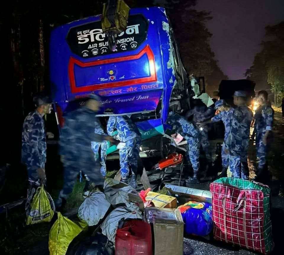गौरबाट छुटेको बससहित तीन साधन ठोक्किँदा ३३ जना घाइते