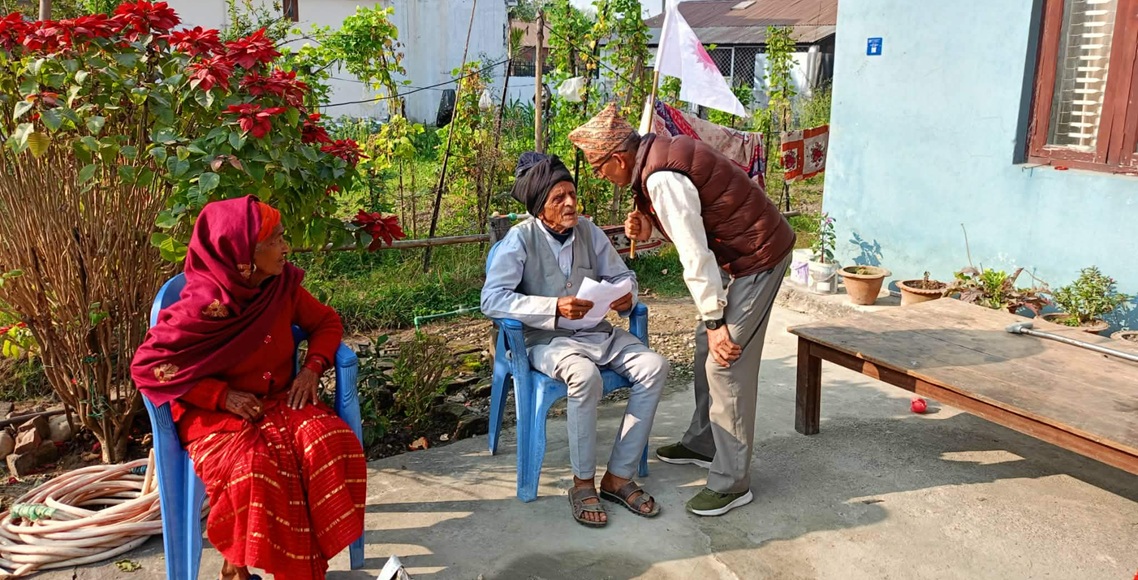 झापा फर्किएका ओलीले मतदातालाई पठाउन थाले पत्र